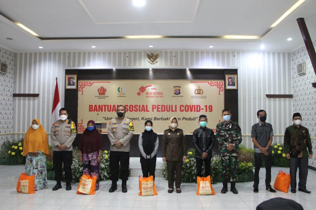 Penerimaan Dan Penyerahan Paket Bansos Untuk Masyarakat Banten