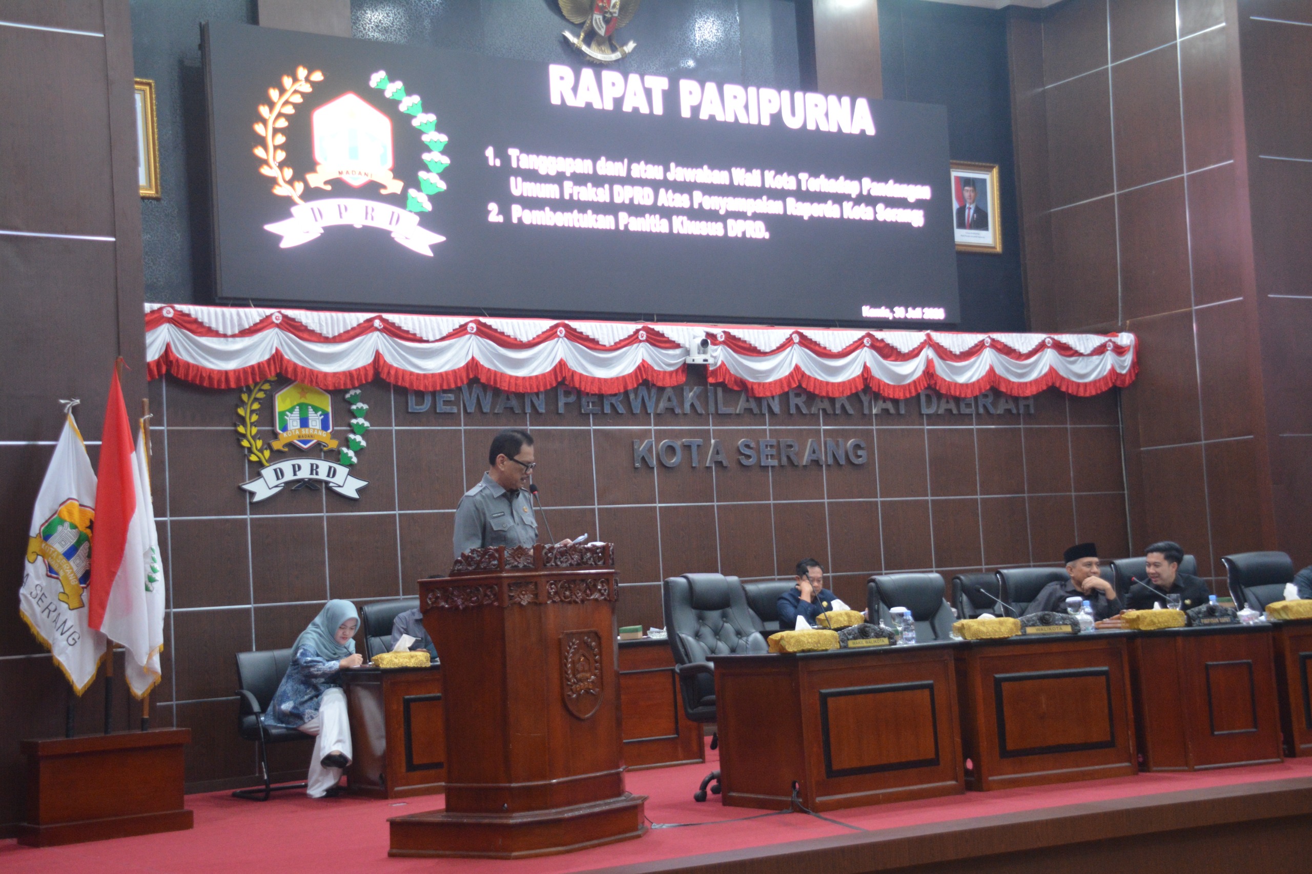 Wali Kota Serang Sampaikan Jawaban atas Pandangan Fraksi, Dua Raperda Lanjut ke Tahap Pembahasan